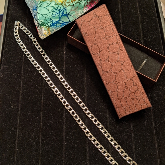 28" Thick Link Silver Chain - Picture 7 of 8